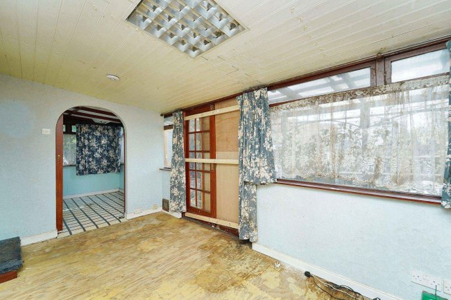 15 Cheviot Court, Cheviot Close, Harlington, Middlesex, UB3 5LR 5