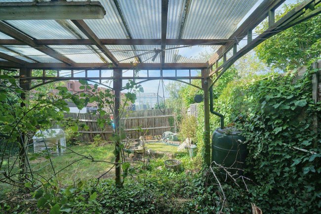 15 Cheviot Court, Cheviot Close, Harlington, Middlesex, UB3 5LR 5