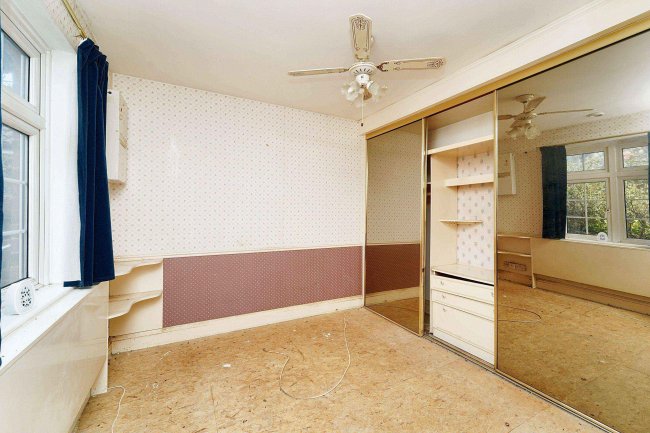 15 Cheviot Court, Cheviot Close, Harlington, Middlesex, UB3 5LR 5