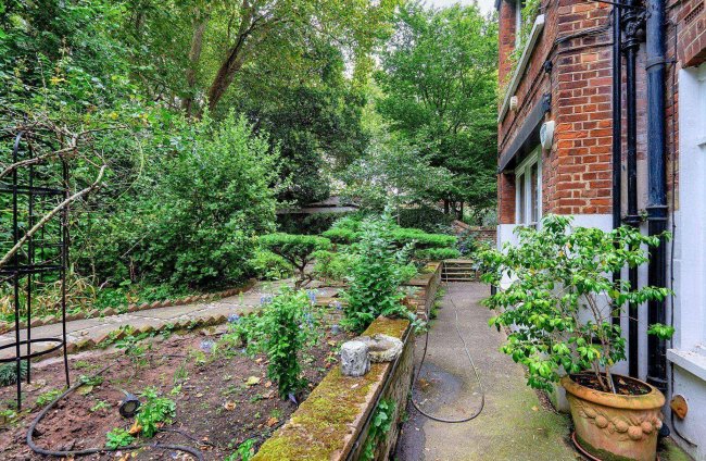 Flat 1 Chelwood House, Embankment Gardens, London SW3 4LL 1