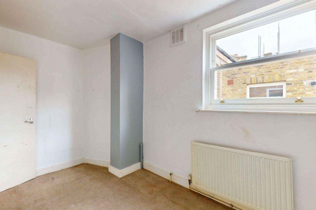 25C Morat Street, Stockwell, London SW9 0RJ 3