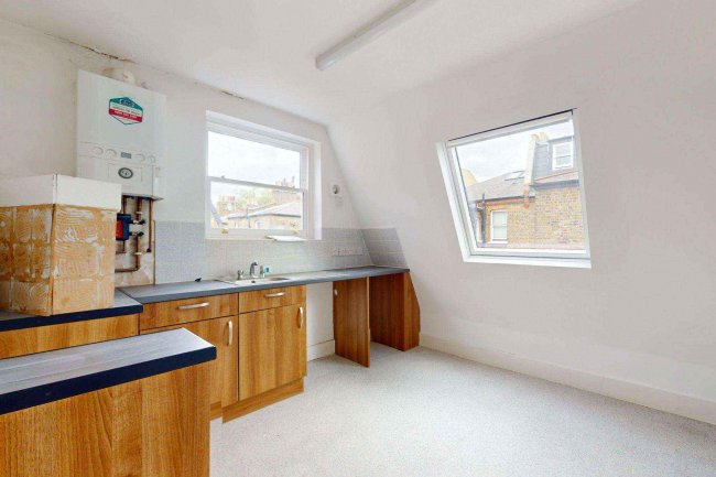 25C Morat Street, Stockwell, London SW9 0RJ 3