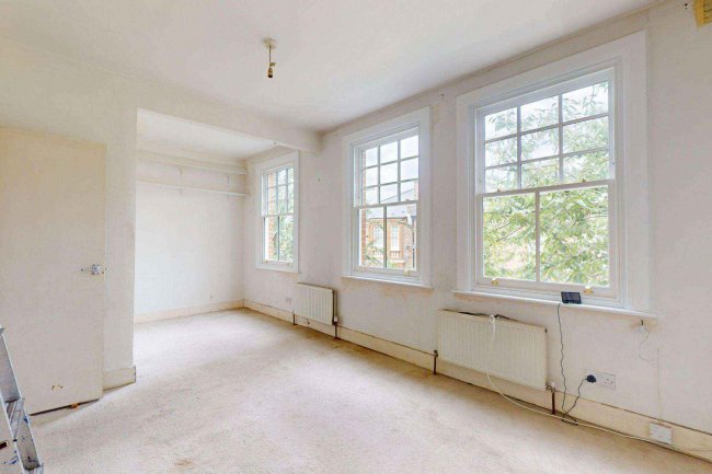 25C Morat Street, Stockwell, London SW9 0RJ 3