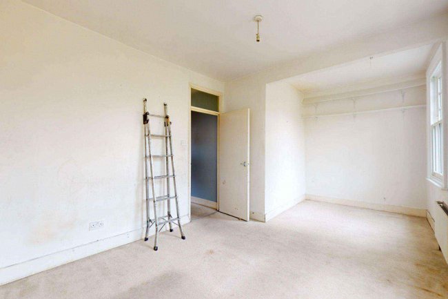 25C Morat Street, Stockwell, London SW9 0RJ 3