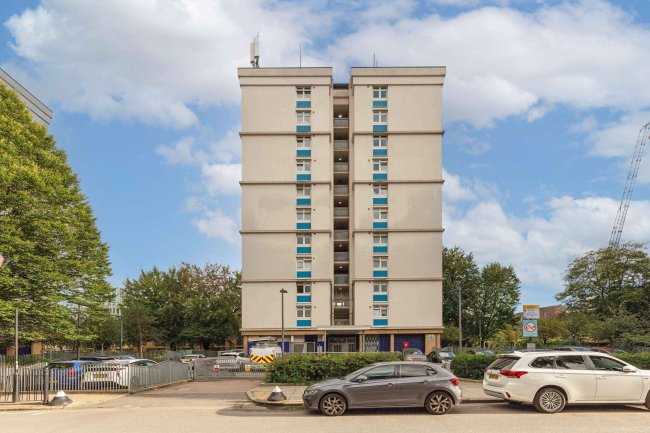 17 Henshall Point, Bromley High Street, Bow, London E3 3EJ 6