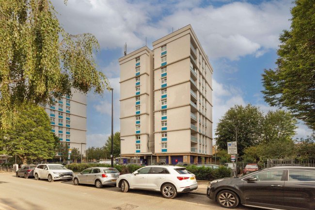 17 Henshall Point, Bromley High Street, Bow, London E3 3EJ 6