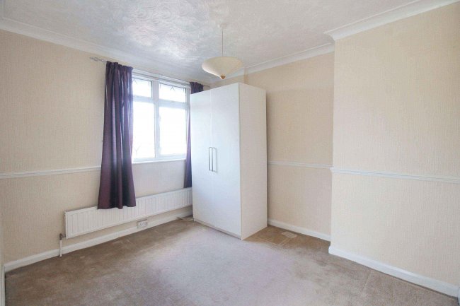 699 Becontree Avenue, Dagenham, RM8 3HH 3