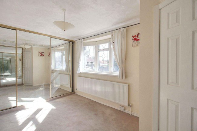 699 Becontree Avenue, Dagenham, RM8 3HH 3