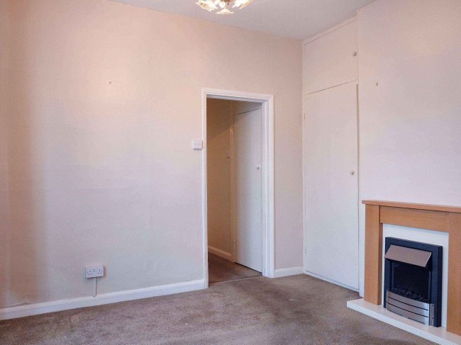 12A Clarissa Road, Romford, RM6 4ND 2