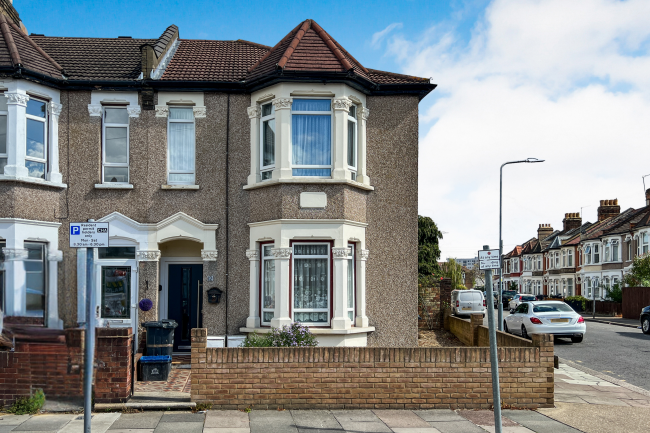 12 Clarissa Road, Romford, RM6 4ND 1