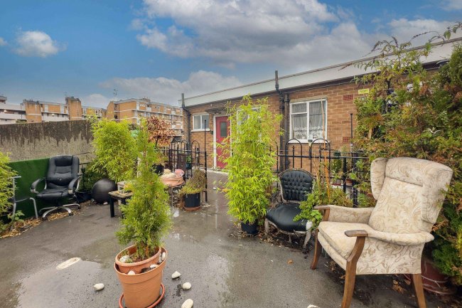 38 Winslade Way, Catford, London, SE6 4JU 10