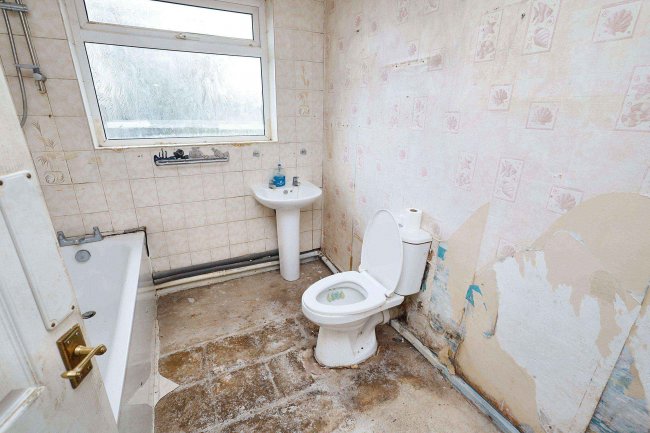 3 Clifton Road, Luton, LU1 1PB 8