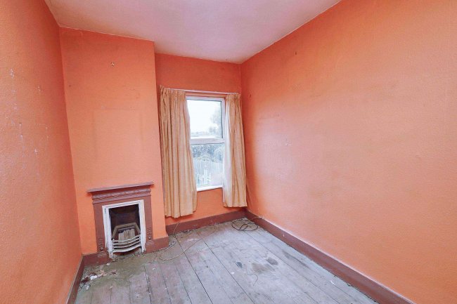 3 Clifton Road, Luton, LU1 1PB 8