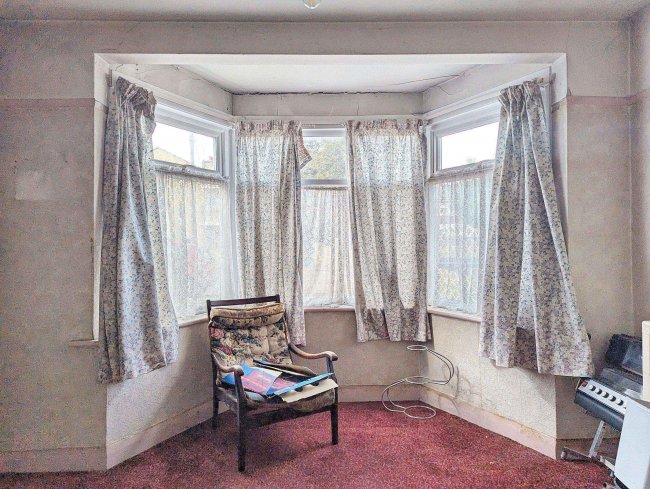 113 Tamworth Lane, Mitcham, CR4 1DJ 4