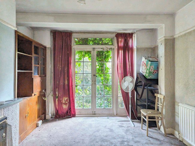 113 Tamworth Lane, Mitcham, CR4 1DJ 4