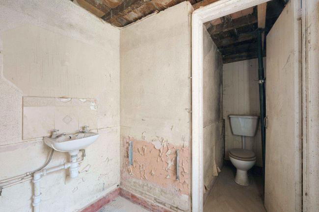 The Old Horwood Crown, 1 The Green, Great Horwood, Milton Keynes, MK17 0RH 8