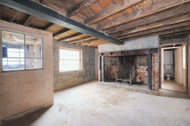 The Old Horwood Crown, 1 The Green, Great Horwood, Milton Keynes, MK17 0RH 8