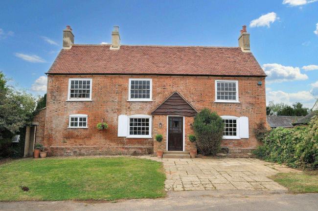 The Old Horwood Crown, 1 The Green, Great Horwood, Milton Keynes, MK17 0RH 8