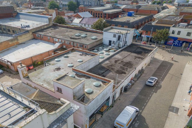 98 & 100 London Road North, Lowestoft, Suffolk, NR32 1ET 25