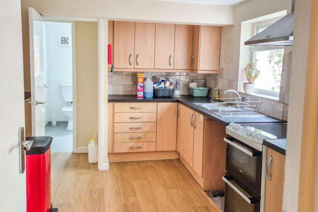27 Roydon Road, Diss, Norfolk, IP22 4LN 2