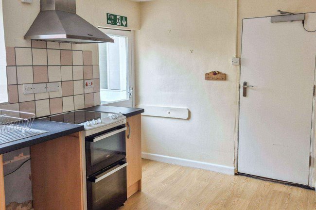 27 Roydon Road, Diss, Norfolk, IP22 4LN 2