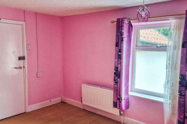 27 Roydon Road, Diss, Norfolk, IP22 4LN 2