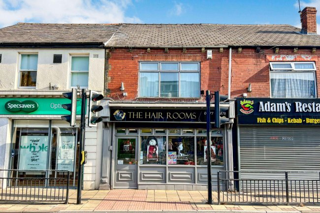 8 Barnsley Road, South Elmsall, WF9 2SE 9