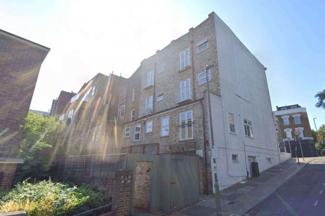 Flat 1, 64-66 Lavender Hill, London SW11 5RQ 10
