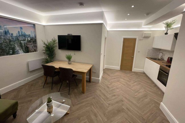 Office at 66 Lavender Hill, London SW11 5RQ 5