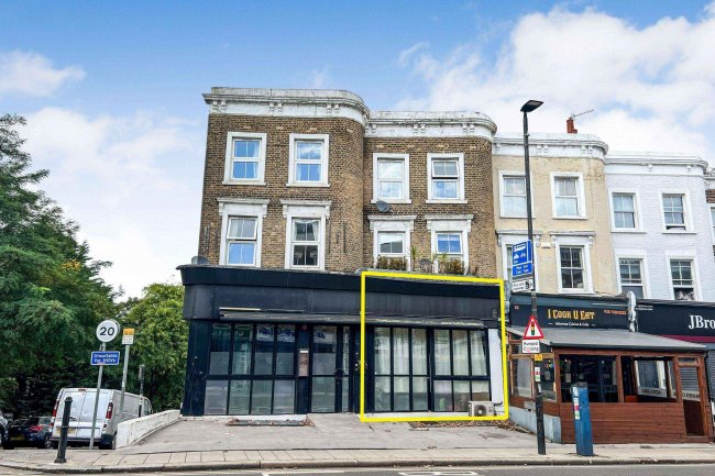 Office at 64 Lavender Hill, London SW11 5RQ 4