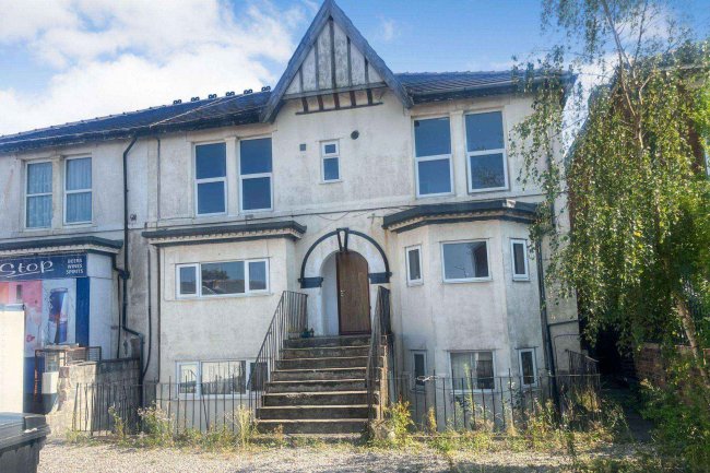 Flats 1-5, 4 Hampton Road, Southport, Merseyside, PR8 6SS 3