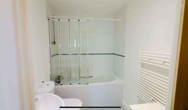 Flat 42, The Switch House, 4 Blackwall Way, London, E14 9QS 4