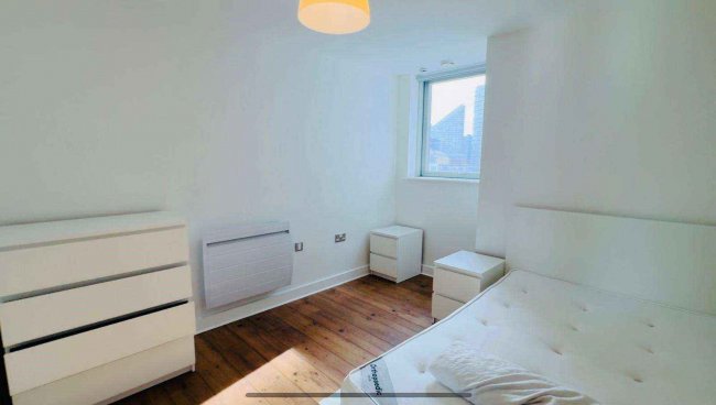 Flat 42, The Switch House, 4 Blackwall Way, London, E14 9QS 4