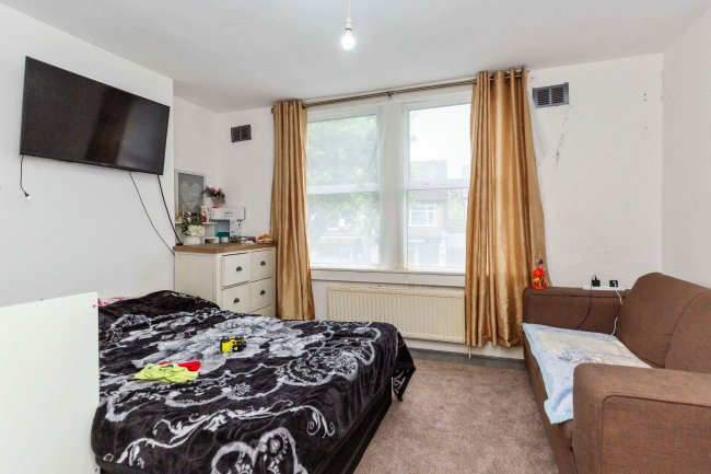 337 Brighton Road, Croydon, CR2 6EB 6