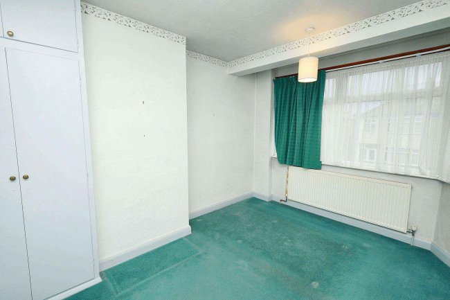 44 Carisbrook Close, Enfield, Middlesex, EN1 3NB 5