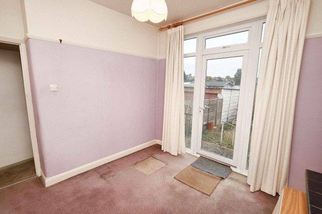 44 Carisbrook Close, Enfield, Middlesex, EN1 3NB 5