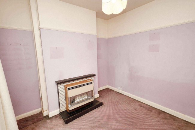 44 Carisbrook Close, Enfield, Middlesex, EN1 3NB 5