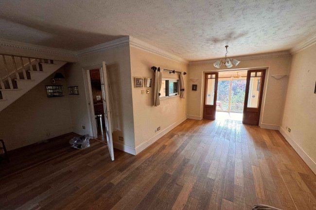 Middlemews, 58 High Road, Chigwell, Essex, IG7 6QB 7