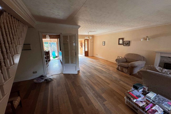 Middlemews, 58 High Road, Chigwell, Essex, IG7 6QB 7