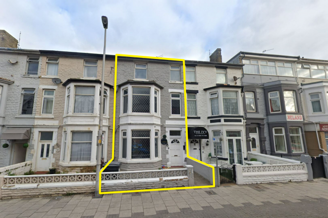 18 Palatine Road, Blackpool, FY1 4BT 8