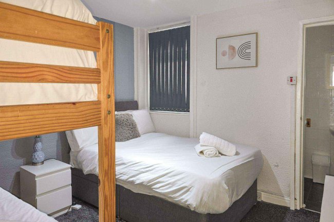 18 Palatine Road, Blackpool, FY1 4BT 8