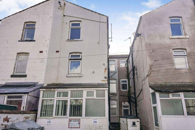 18 Palatine Road, Blackpool, FY1 4BT 8