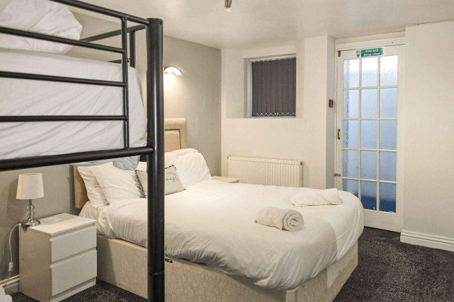 18 Palatine Road, Blackpool, FY1 4BT 8