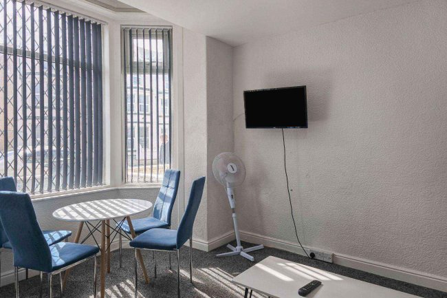 18 Palatine Road, Blackpool, FY1 4BT 8