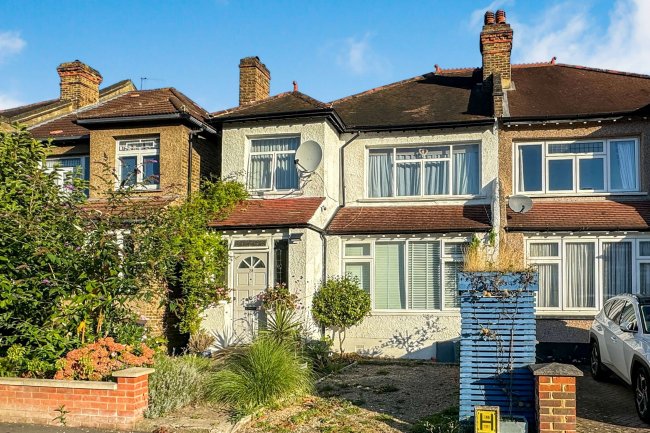 28 Beatrice Avenue, Streatham, London, SW16 4UN 3