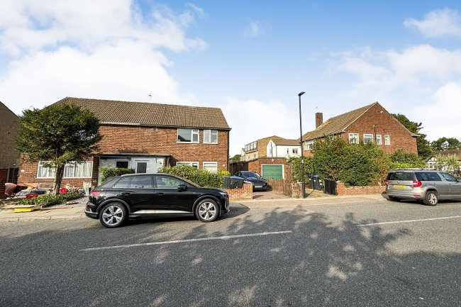 8 Garnault Road, (96-104 Russell Road and 2-8 Garnault Road), Enfield, EN1 4TR 10