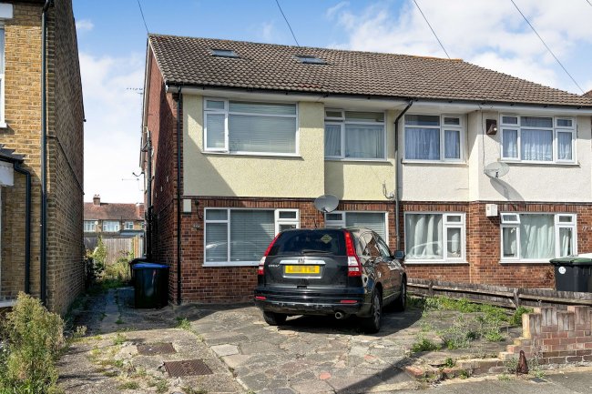 15-19a Garnett Court, Bridgenhall Road, Enfield, EN1 4AZ 6