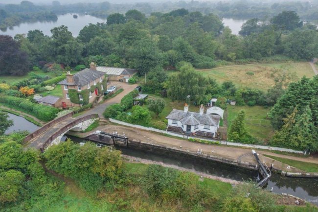 Stockers Lock House, Stockers Lock, Rickmansworth WD3 1NZ 5