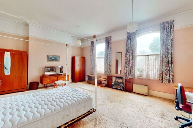 12 The Grove, Isleworth, TW7 4JZ 3