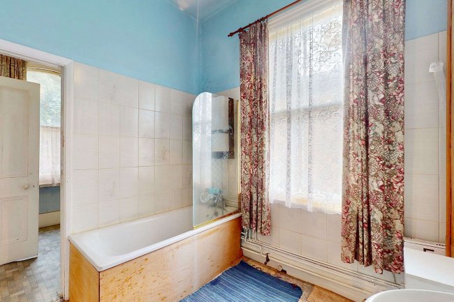 12 The Grove, Isleworth, TW7 4JZ 3